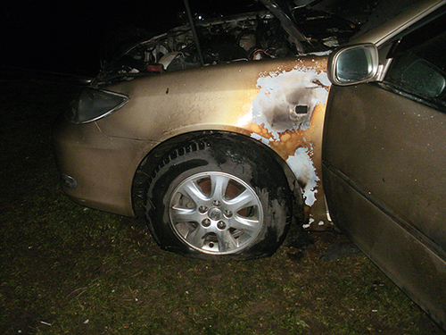 Неизвестные подожгли автомобиль «Toyota Camry»