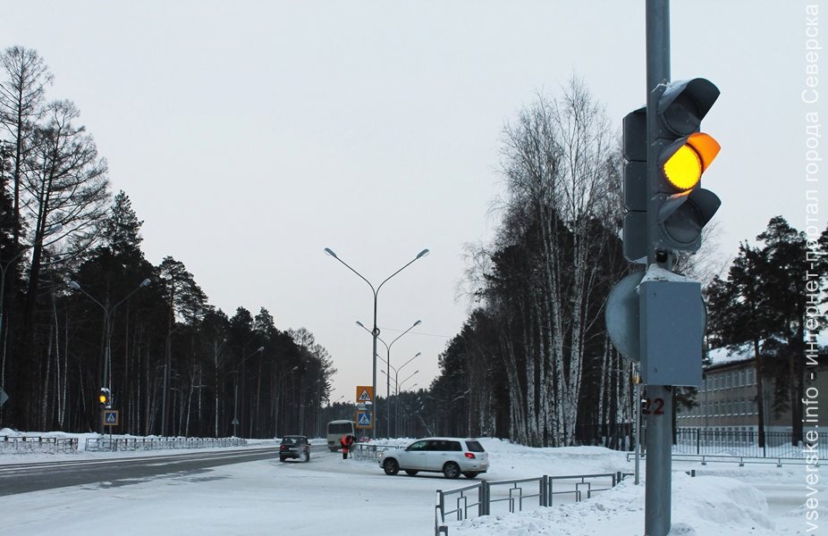На перекрестке улиц Славского и Ленинградской заработает светофор