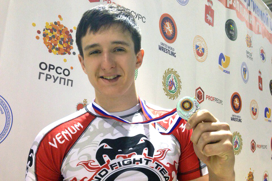 Северчанин Эдуард Гильман стал серебряным призером Первенства России по спортивной борьбе грэпплинг