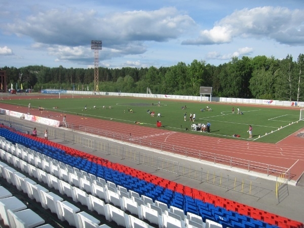 На стадионе «Янтарь» проходит Кубок ЗАТО Северск по футболу